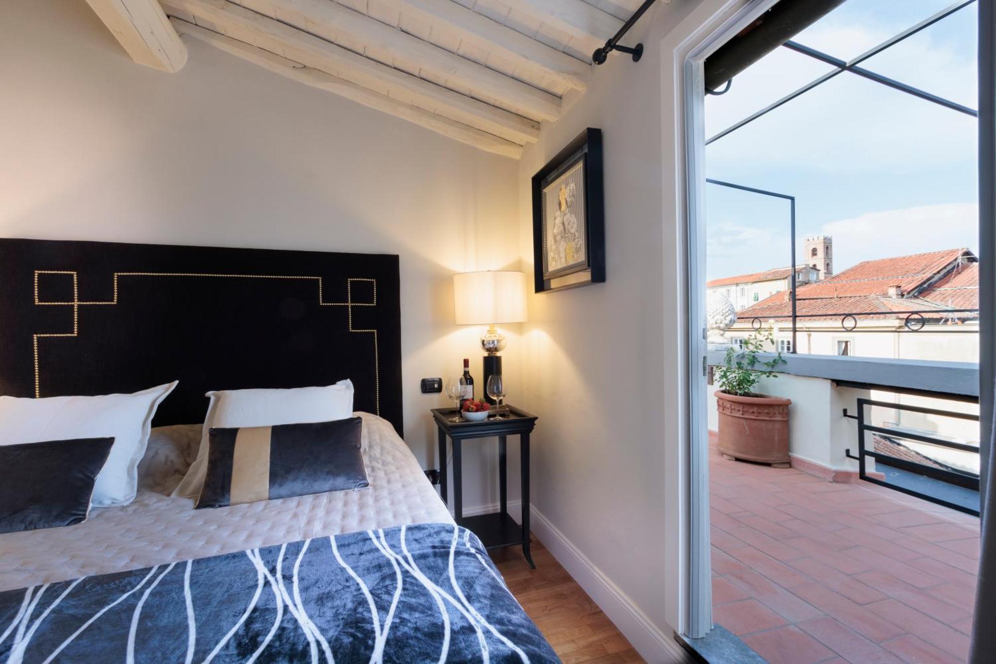 Attico Con Grande Terrazza Sulla Citta