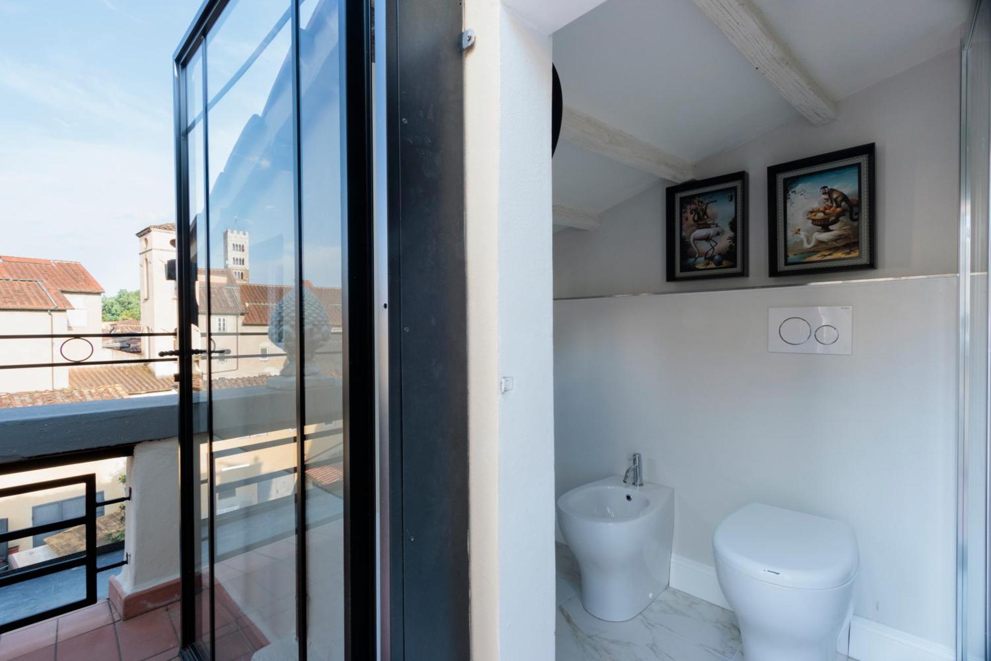 Attico Con Grande Terrazza Sulla Citta