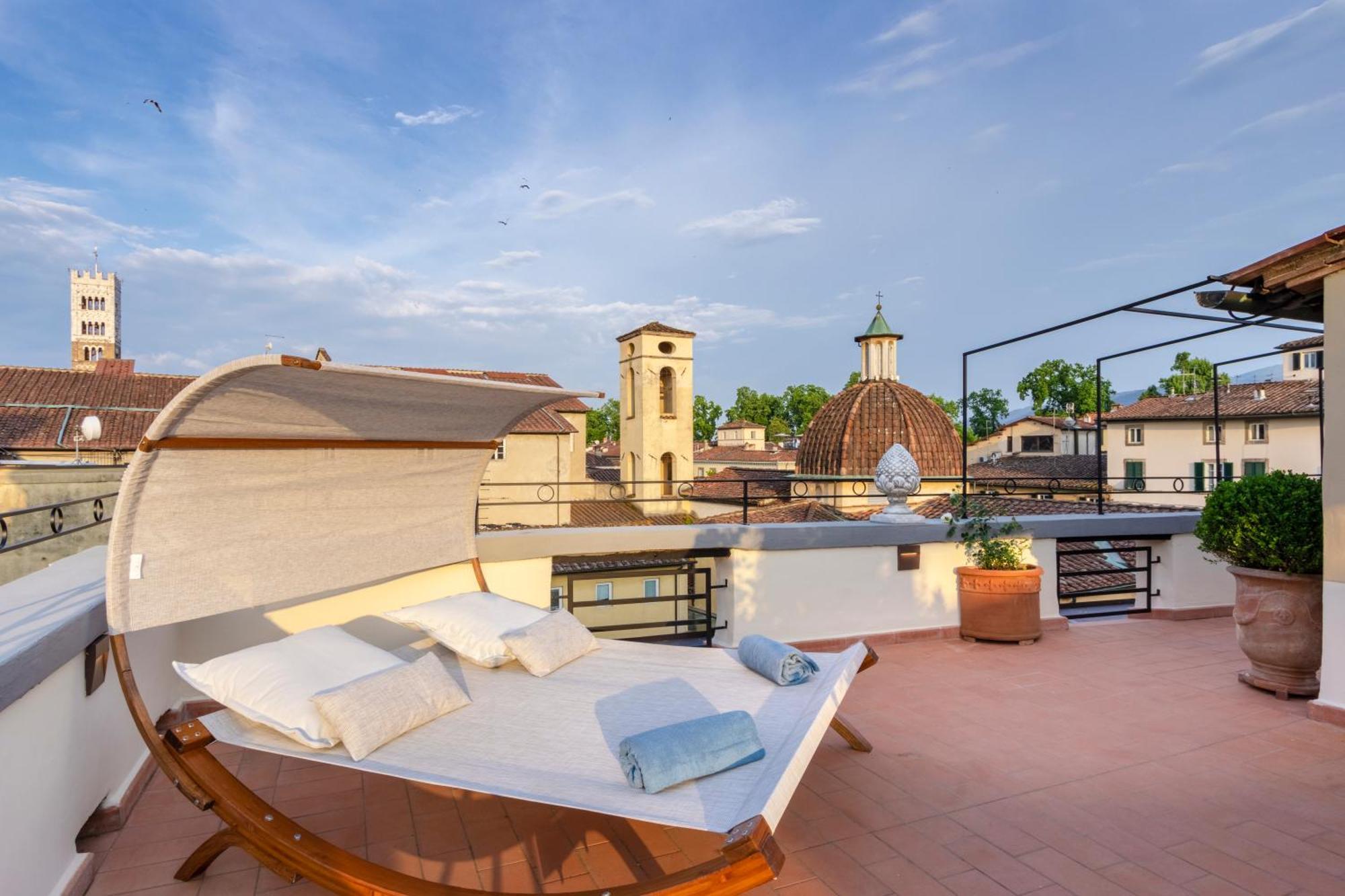 Attico Con Grande Terrazza Sulla Citta * Lucca