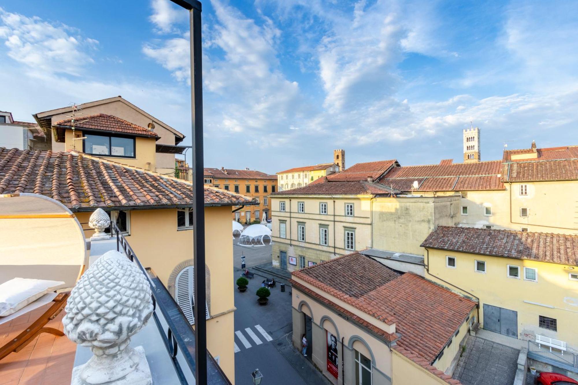 Attico Con Grande Terrazza Sulla Citta
