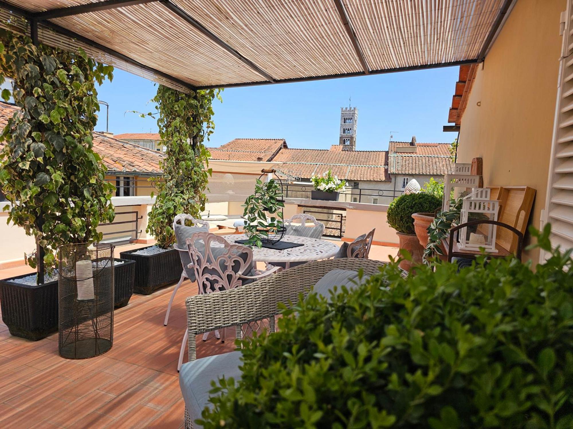 Attico Con Grande Terrazza Sulla Citta *